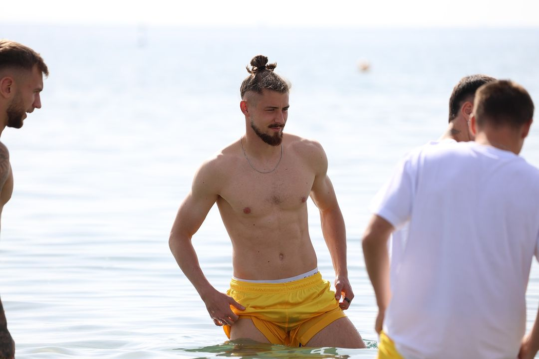 Ce a făcut naționala României după ce a bătut Cipru. Fanii au fost în extaz: „S-au apucat de postat thirst traps”