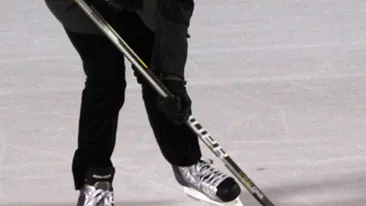 Jim Carrey si-a provocat fiica la un meci de hochei