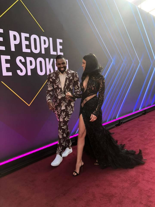 Ce ţinută a purtat Adelina Pestriţu la E! People’s Choice Awards. A atras toate privirile pe covorul roşu din America