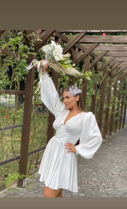 Oana Radu s-a casătorit cu antrenorul de fitness Cătălin Dobrescu! Ce rochie de mireasă a purtat în ziua cununiei civile