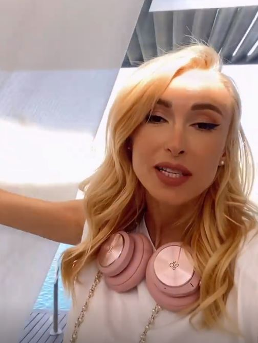 Andreea Bălan și fiicele sale, vacanță de vis în Hurghada! Cântăreața a fost surprinsă de ceea ce a găsit în dulapul vilei luxoase în care s-a cazat