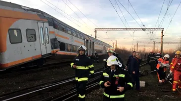 Scene de groază în trenul lovit de marfar în Ploiești. Mărturia unui călător: ”Multă lume țipa, mulți au ieșit afară”