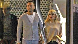 Fosta consilieră prezidenţială i-a luat maşina înapoi lui VALENTIN. UDREA a făcut ”partajul” cu fostul iubit!