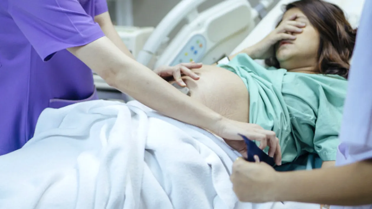 Caz șocant într-o maternitate din Moldova. O femeie a născut un bebeluș atreziat
