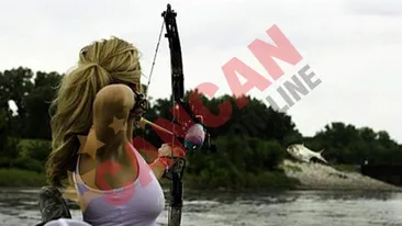 FOTO Crapi pescuiti cu arcul! VEZI AICI cel mai nou sport, vanatoarea de pesti!