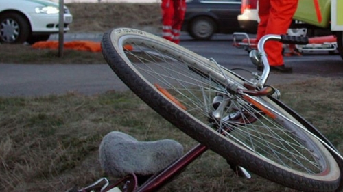 Un biciclist a murit după ce a fost lovit de un tânăr fără permis și băut în Ploiești