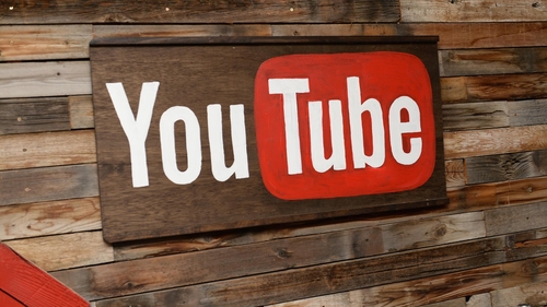 Se schimbă regulile Youtube pentru plata la vizualizare! Clipurile vor fi validate de un operator, pentru limitarea violenţei, sexului şi discriminării!