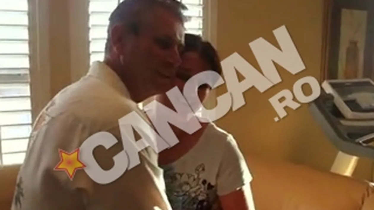 VIDEO Uite cum se lauda un solist de muzica populara cu casa de milioane si masinile de sute de mii de dolari din SUA! A uitat limba romana si nici engleza nu o stie!