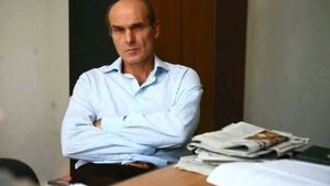 Cristian Tudor Popescu a lăudat autorităţile pentru noile restricții de circulație, dar le-a şi criticat: “S-au temut să nu...”