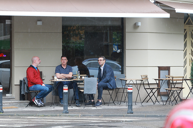 Antonio, Răducan și Neagoe au ieșit la o cafea, în Dorobanți