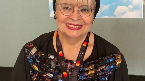 Irina-Margareta Nistor își sărbătorește ziua de naștere în cadrul unui eveniment unic: „Chuck Norris vs. Inegalabila Irina-Margareta Nistor”