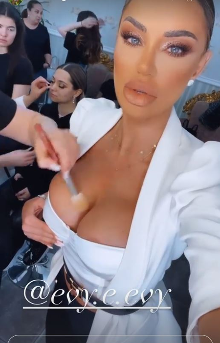 Bianca Drăgușanu, gafă vestimentară înainte să apară la Teo Show. A publicat din greșeală imagini în care unul dintre sâni “i-a evadat” din decolteul generos | FOTO