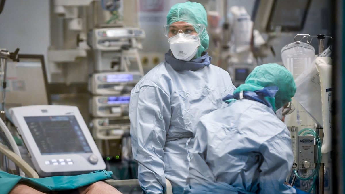 Comisia de Sănătate și-a dat girul: copiii medicilor uciși de COVID-19 vor primi pensii de urmaș