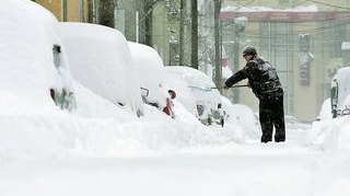Ce bine ii merge Primariei Capitalei pe zapada!