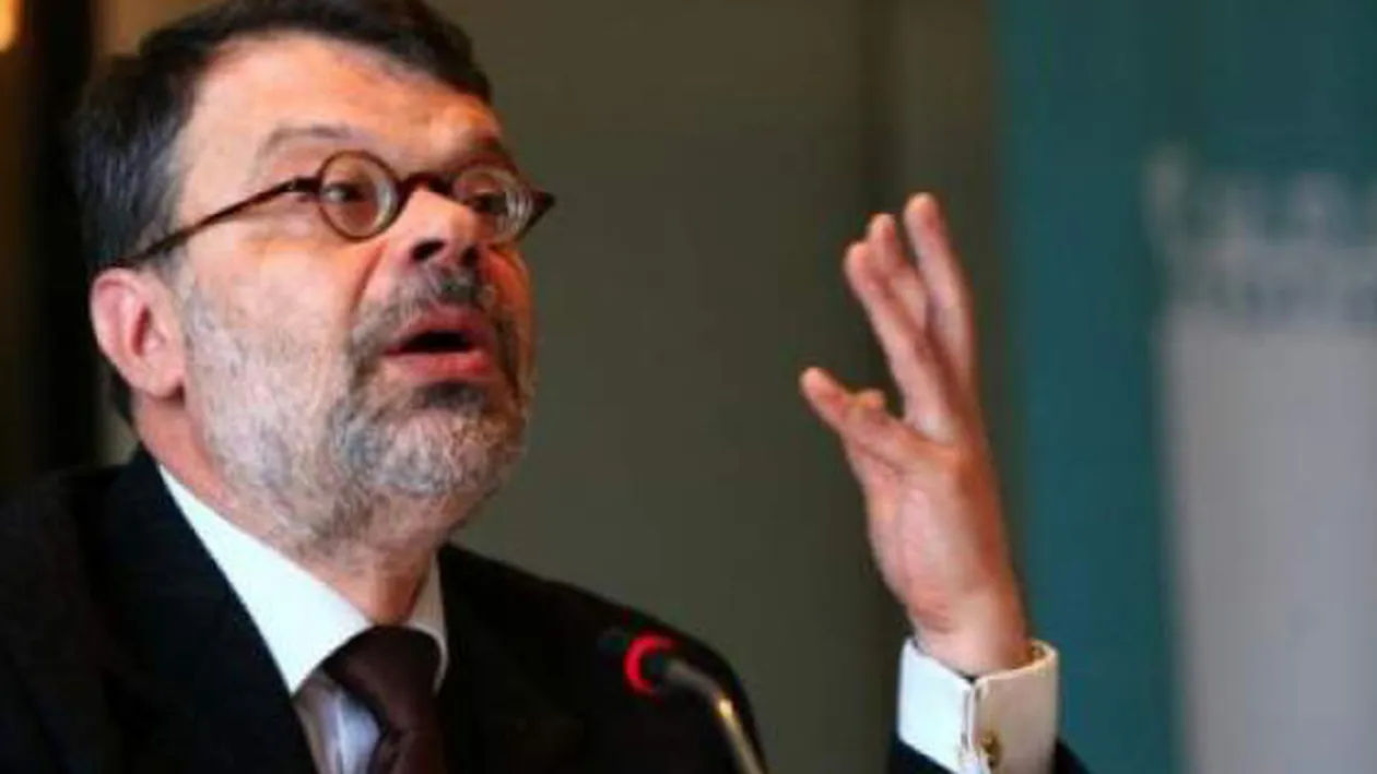 Ministrul Culturii, Daniel Barbu, a demisionat din functie!