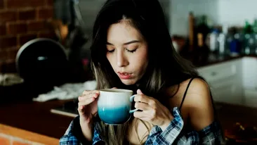 Ce se întâmplă, de fapt, dacă bei cafeaua pe stomacul gol, în fiecare dimineață