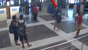 VIDEO Au aparut primele imagini cu teroristul de pe aeroportul Burgas!