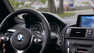 De necrezut! BMW, vândut cu 2.804 lei de Fisc. Cât costă două mașini Dacia Logan