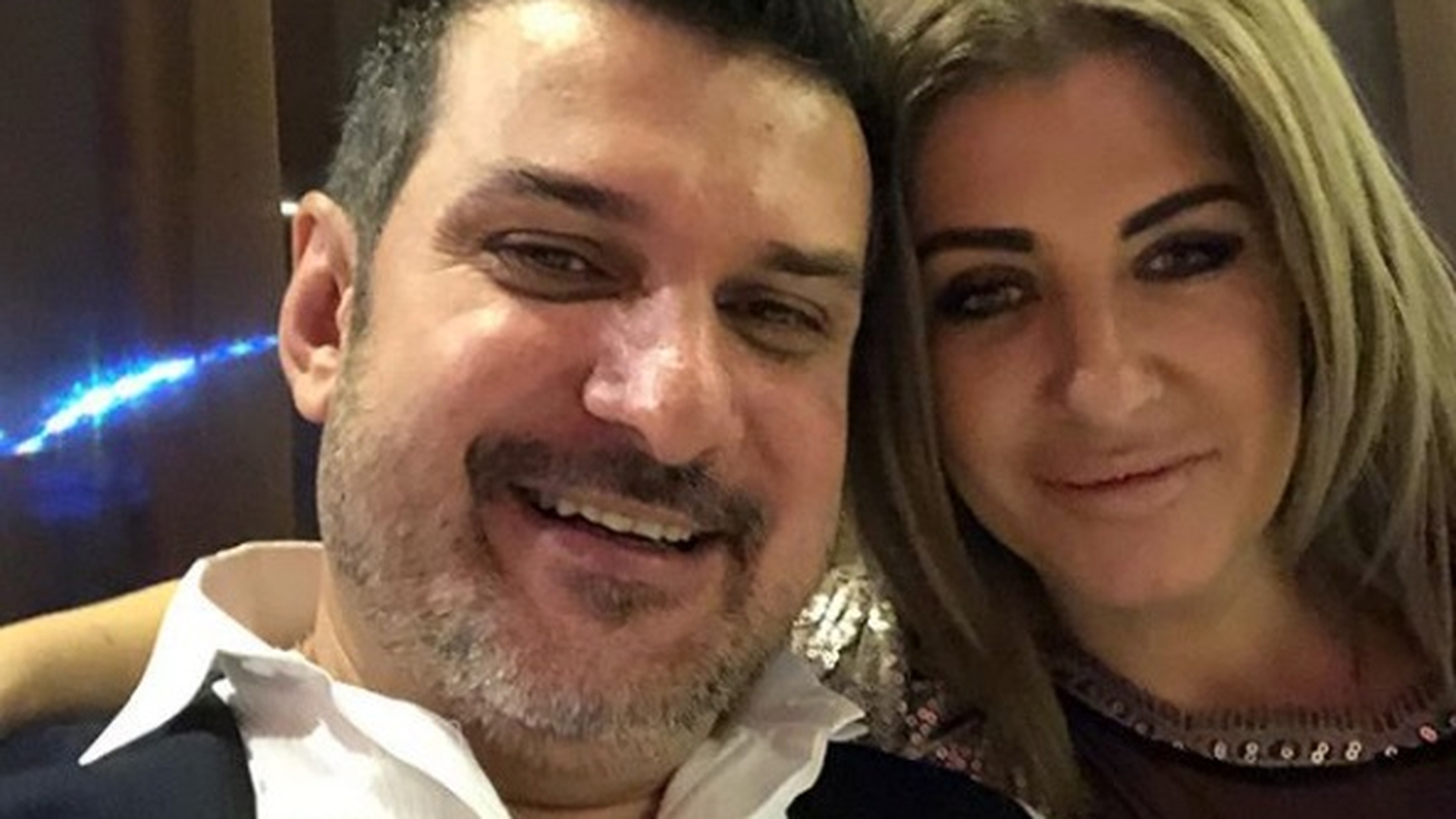 Adi de la Vâlcea și-a surprins soția cu o declarație de iubire în public! Cristina, selfie în costum de baie