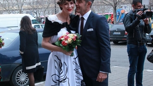 Roxana Ciuhulescu s-a măritat astăzi cu Silviu Bulugioiu! Imagini în premieră de la cununia civilă