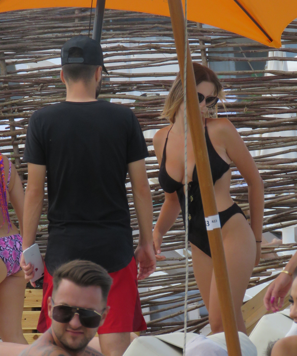 Iubita ”euro-fantasticului” Andrei Ciobanu de la U21 a ”incendiat” plaja din Mamaia