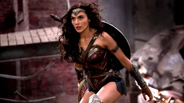 Actrița Gal Gadot i-a vizitat pe copiii unui spital din S.U.A îmbrăcată în Wonder Woman