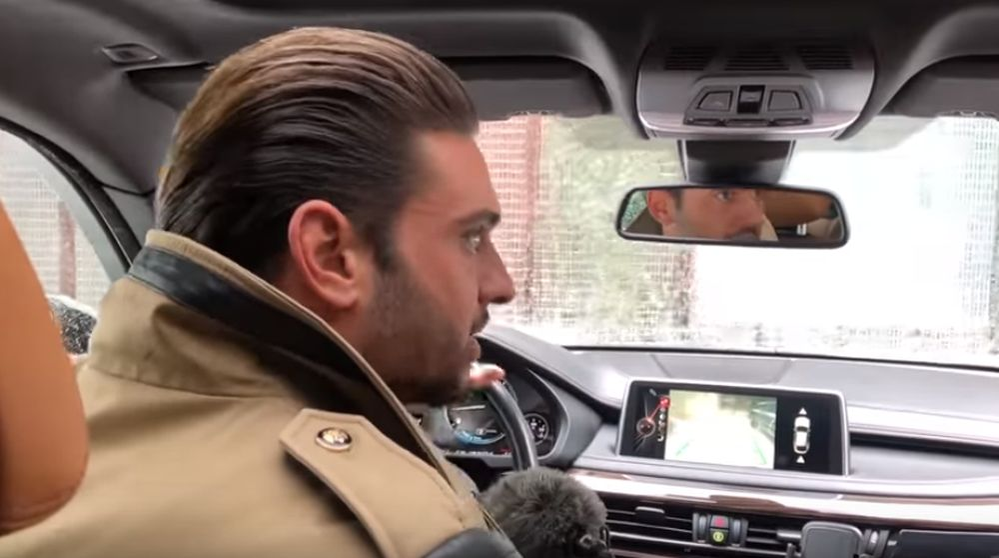 Ce ține Dorian Popa în torpedoul BMW-ului! Un pistol așezat pe Biblie: „Una e să te aperi, alta e să-ți bați joc de viața ta!”