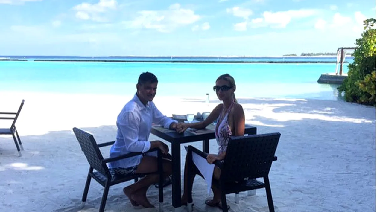 A fugit departe de scandalul cu fiica lui, Ioana. Cristian Boureanu, romantic cu iubita în Maldive! În ce lux a cufundat-o pe Laura Dincă!