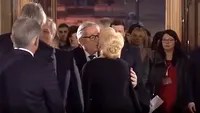 Jean-Claude Juncker, gest mitocănesc față de premierul României, Viorica Dăncilă | VIDEO