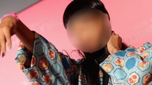 Parintii ei sunt cercetati de cei de la Protectia copilului dupa ce pe internet au aparut o fotografie indecenta cu ea!
