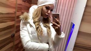 Beyonce de România se bucură din plin de vestea că nu are cancer! Cum s-a fotografiat în urmă cu puţin timp