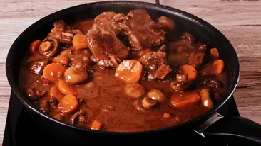 Rețeta de tocană răzeșească moștenită de Radu Anton Roman. Ingredientele de care ai nevoie