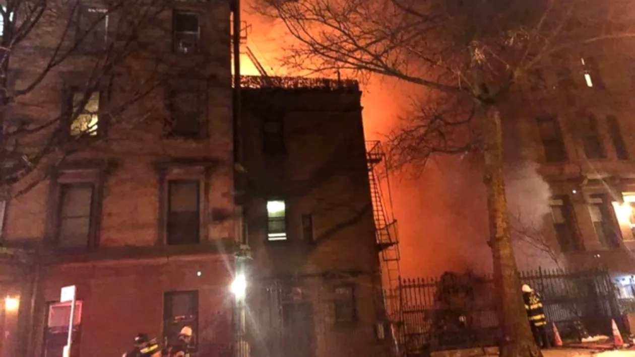 Groază într-un bloc din New York! Șase persoane au ars de vii, între care patru copii VIDEO