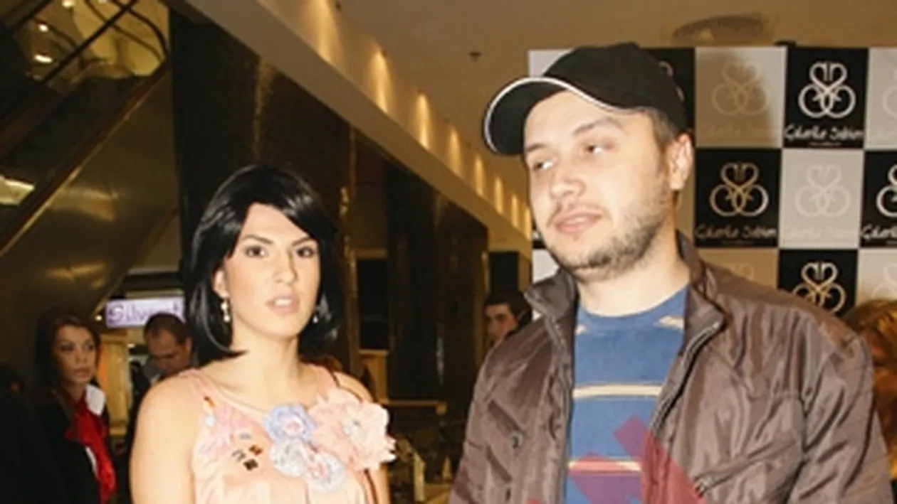 Fiica lui Ogica poarta peruca!