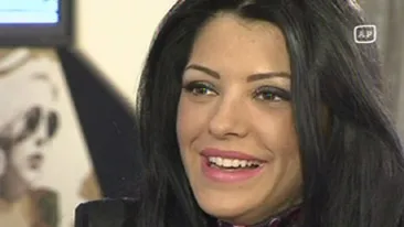 VIDEO Celia nu este pretentioasa atunci cand merge in vacanta: Mananc aproape orice: si scoici, si broaste