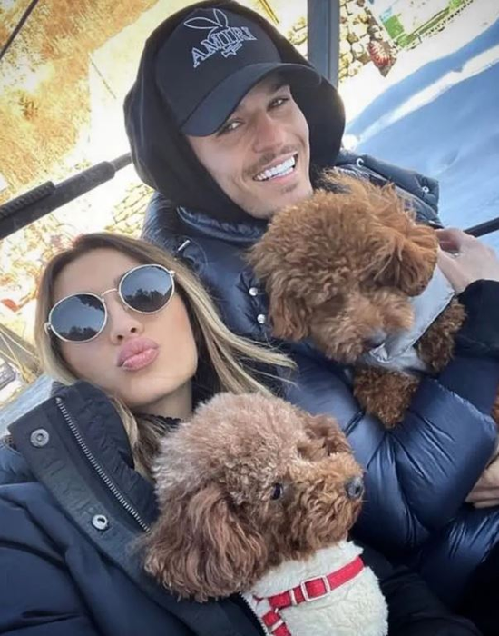 Iubita lui Dennis Man, fotbalistul aflat pe lista lui AC Milan, o adevărată bombă-sexy! Fotografii incendiare cu Alexandra Ionela, fostă Miss Arad în 2014| GALERIE FOTO
