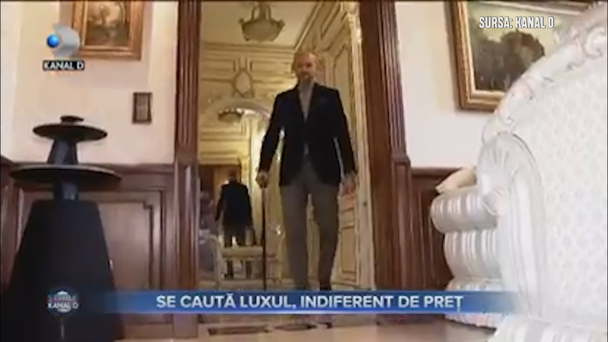 Controversatul Florin "Ureche" a pozat într-un fin colecționar de artă