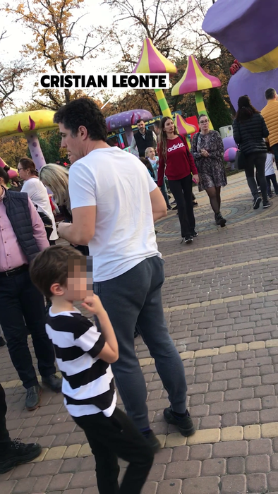 Celebrul prezentator de la PRO TV apare rar în public cu soția (cunoscută jurnalistă)… Noi i-am filmat însă departe de pupitrul știrilor!