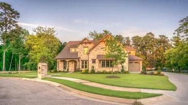 Amenzi de 100.000 de lei pentru românii de la curte care decid, de bună voie, să încalce această lege