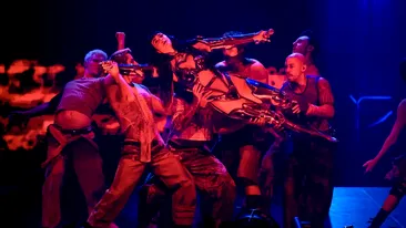 Katy Perry, surprinsă de apariția unui fan pe scenă! Paza nu l-a putut opri și... „Ei bine, nu va mai exista...”