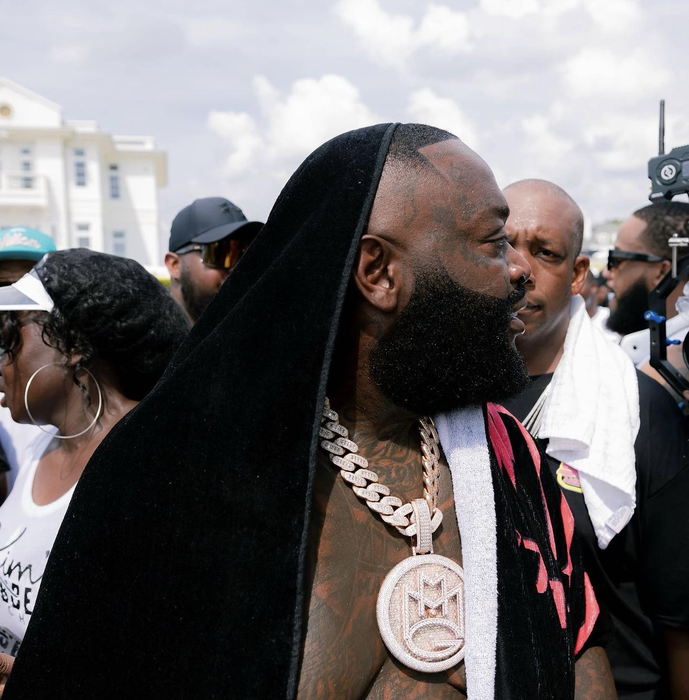 Imagini exclusive: ce a făcut Ali Symposium, la petrecerea rapperului Rick Ross?! A fost evenimentul anului în America!