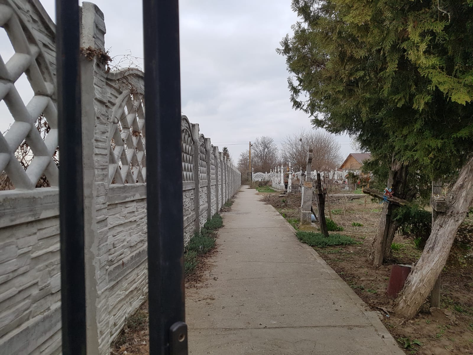 Cimitirul unde Maharu își va dormi somnul de veci