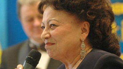 Fie painea cat de rea, tot mai buna-i in… America! Cum le “rasfata” tara lor adoptiva pe Maria Ciobanu sau pe Valentina Pelinel