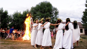 Ce ritualuri se fac în noaptea de Sânziene? Se spune că dorințele prind viață
