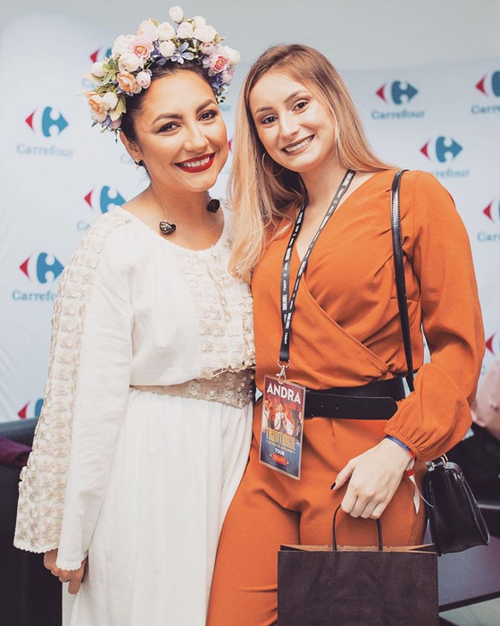 Andra, în lacrimi! Ce a putut să facă o fană pentru celebra cântăreață: a venit tocmai din Brazilia și… ”Sunt copleșită!” VIDEO