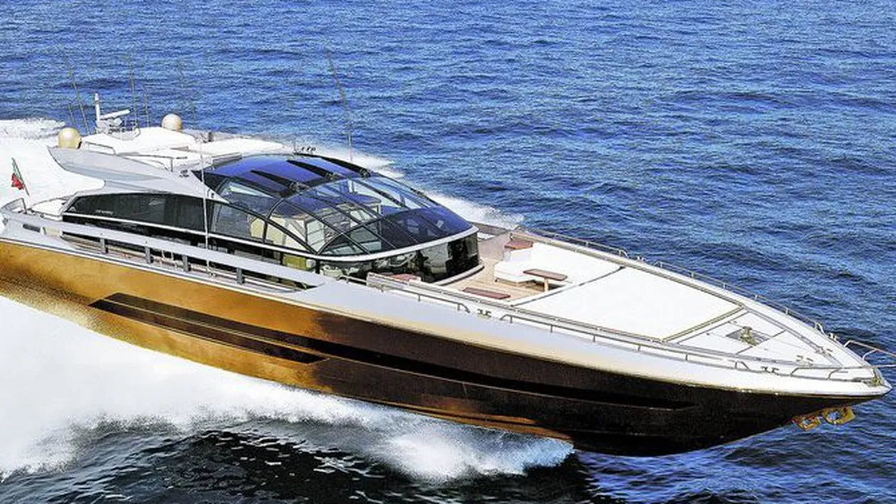 Un bogatas din Malaezia si-a cumparat o bijuterie plutitoare de 3,4 miliarde de euro! Iaht cu aur, meteoriti... si oase de dinozaur