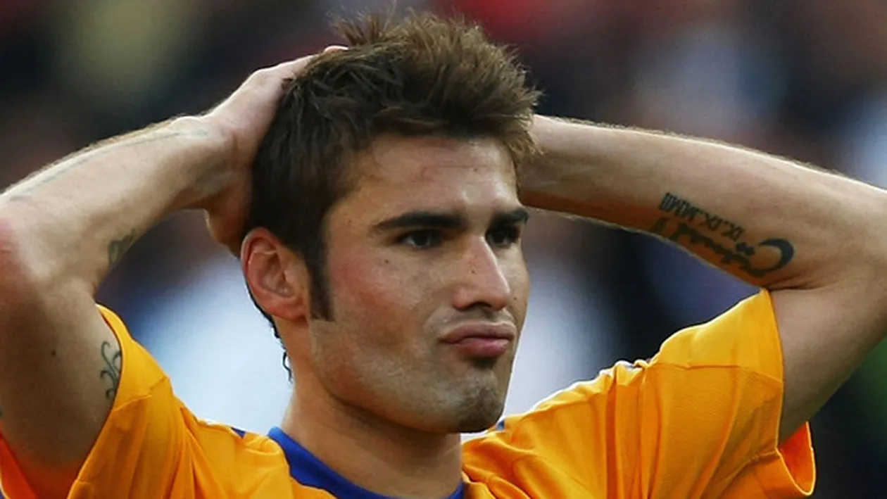 Adrian Mutu, asa cum doar sotia il vede in dormitor! A pozat gol, insa si-a acoperit partile intime cu ... IMAGINI FIERBINTI