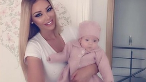 Are 6 luni şi prima ei colecţie de rochiţe! Bianca Drăguşanu trage tare pentru micuţa Sofia şi a prezentat tuturor prima ţinută 