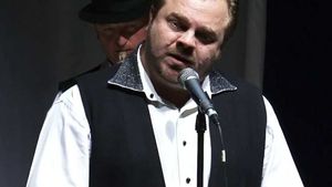 El este Leonardo DiCaprio de România! Artistul a slăbit 40 de kilograme într-un timp record