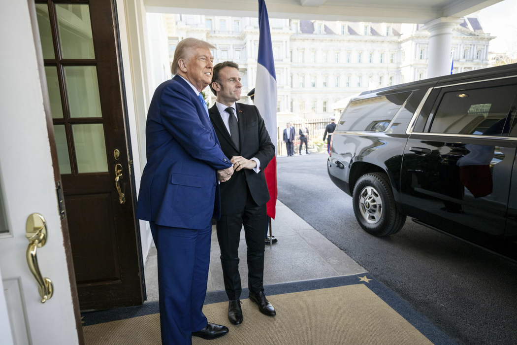 Donald Trump şi președinte francez Emmanuel Macron-sursă foto: hepta